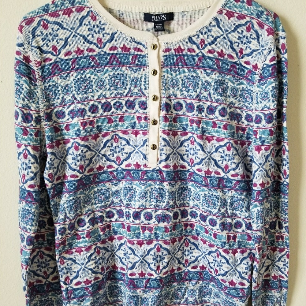 Chaps Brand new thermal geometric top
